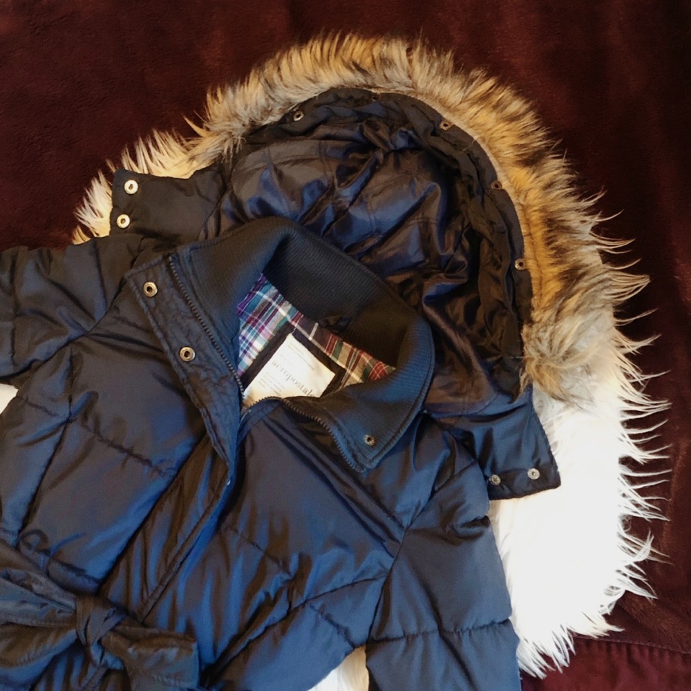 NAVY BLUE AEROPOSTALE PUFFY COAT